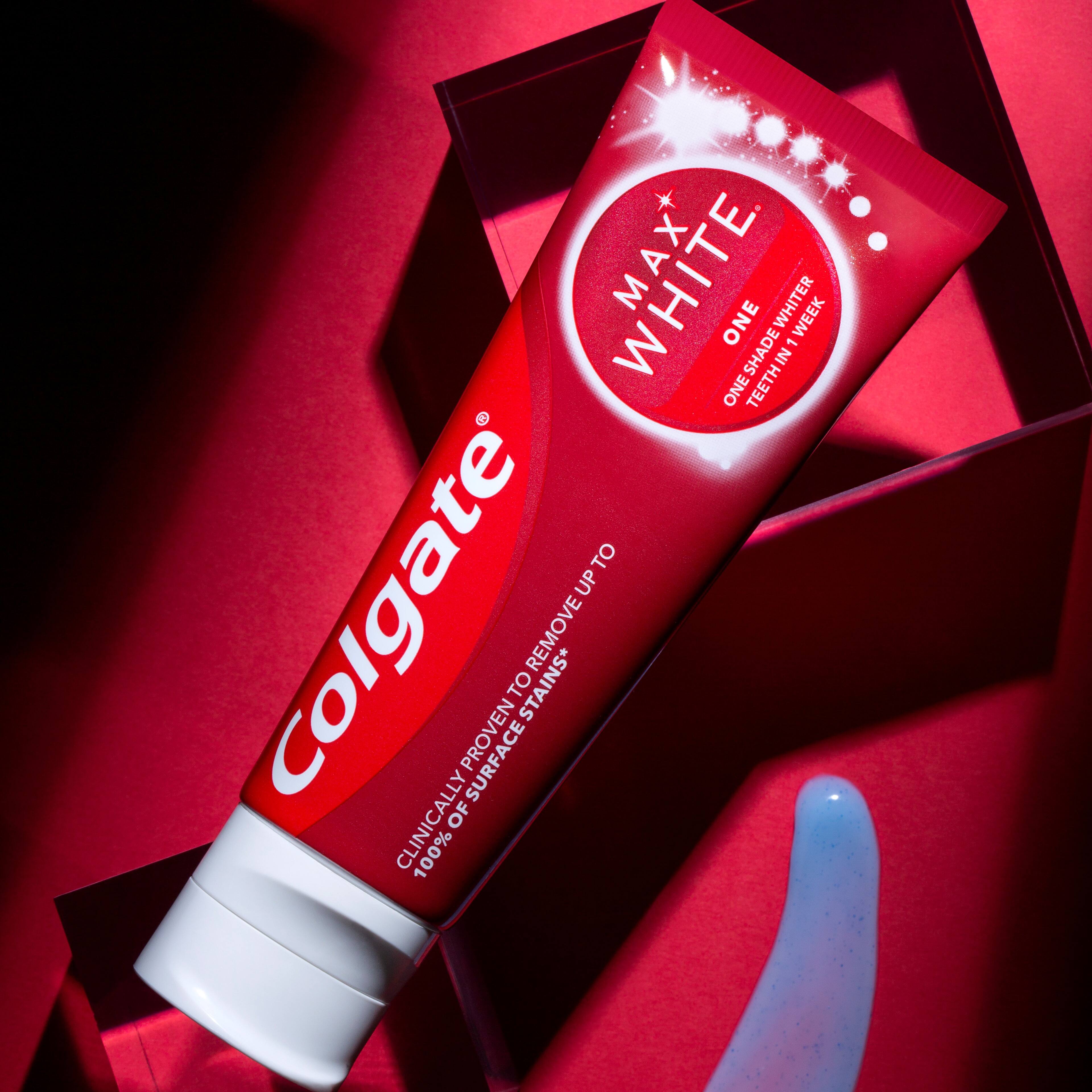 Colgate Max White One tandpasta tube